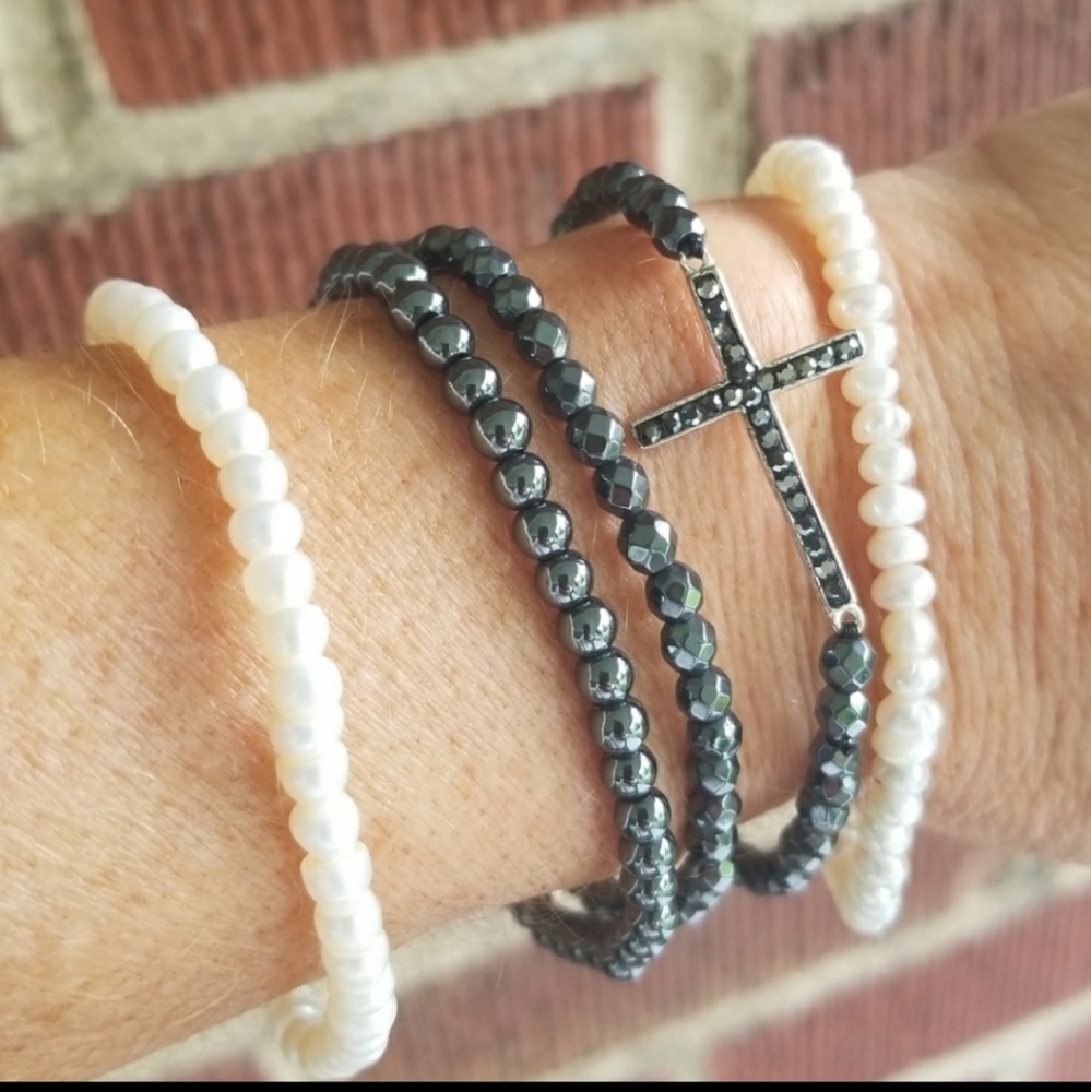 Genuine Hematite cultured pearl bracelet